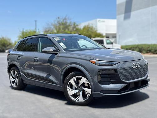 2025 Audi Q6 e-tron Premium Plus quattro