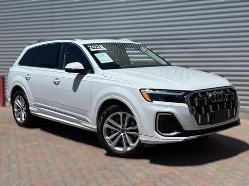 2025 Audi Q7 45 Premium Plus
