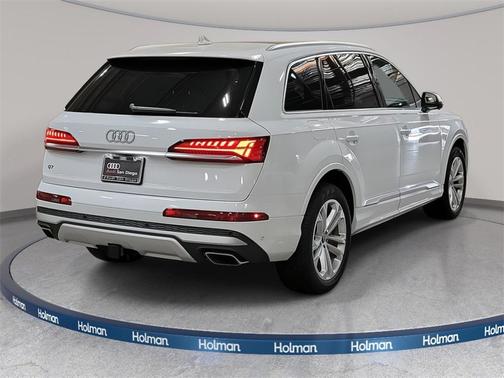 2025 Audi Q7 45 Premium Plus