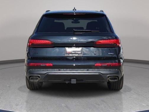 Mythos Black Metallic 2026 Audi Q7 55 Premium Plus