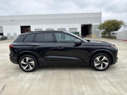 2025 Audi Q6 e-tron Premium Plus quattro