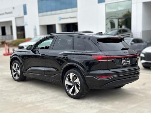 2025 Audi Q6 e-tron Premium Plus quattro