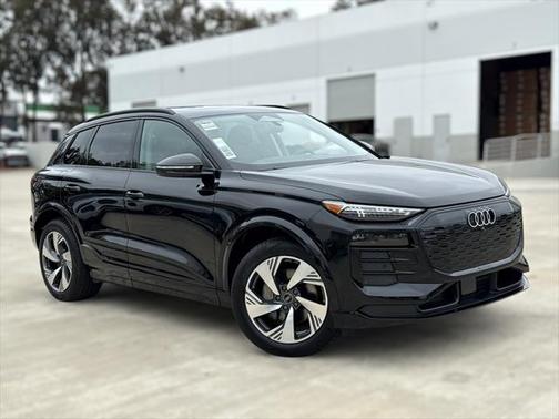 2025 Audi Q6 e-tron Premium Plus quattro