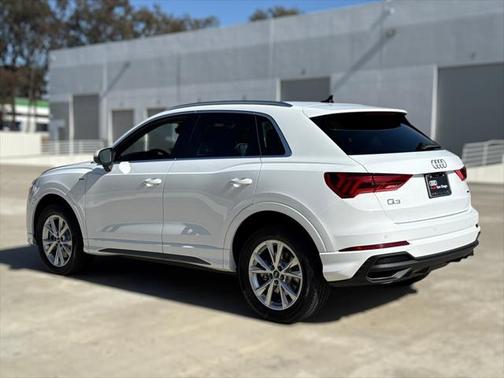 2025 Audi Q3 Premium 45 TFSI S line quattro Tiptronic