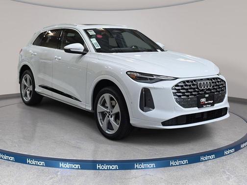 Glacier White Metallic 2026 Audi Q5 Premium Plus TFSI quattro S tronic