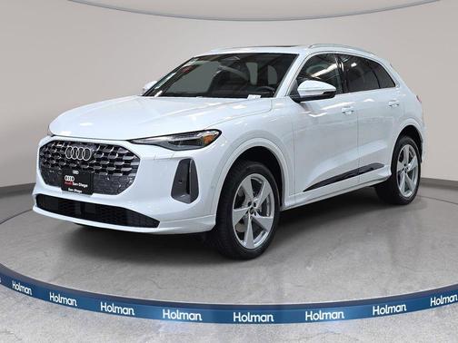 Glacier White Metallic 2026 Audi Q5 Premium Plus TFSI quattro S tronic