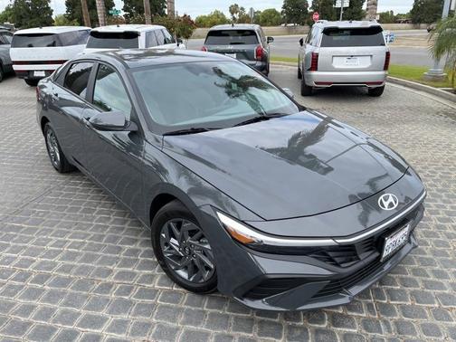 2024 Hyundai ELANTRA SEL