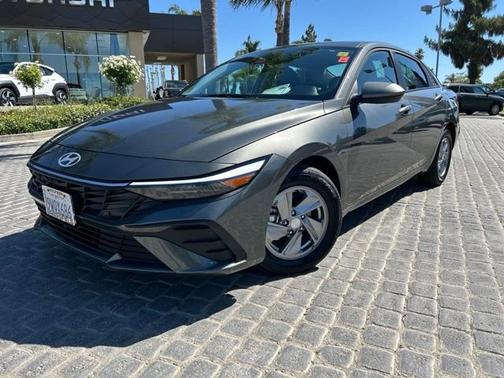 Gray 2026 Hyundai ELANTRA SE