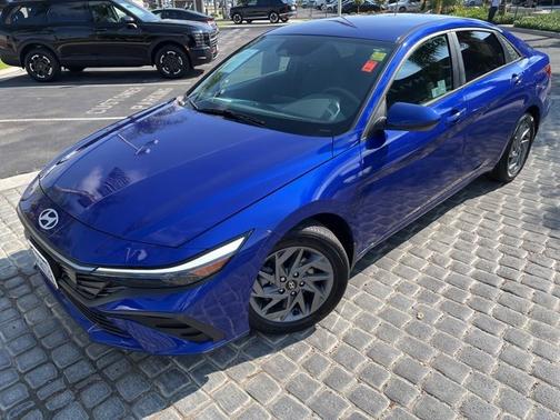 2024 Hyundai ELANTRA SEL