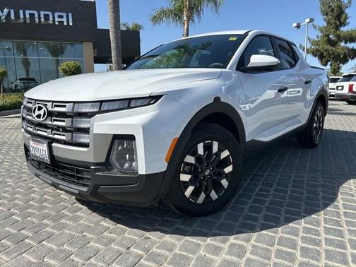 White 2025 Hyundai SANTA CRUZ SE