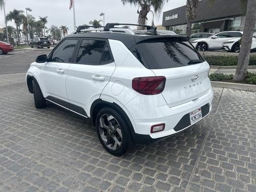 2022 Hyundai VENUE Limited