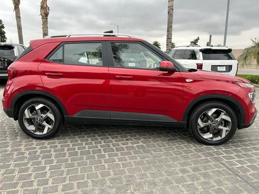 Red 2022 Hyundai VENUE SEL