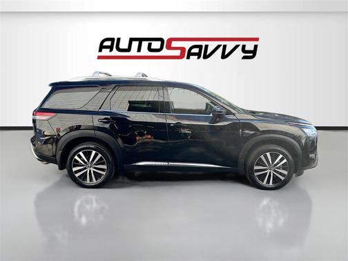 2024 Nissan Pathfinder Platinum 4WD