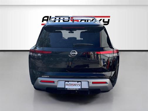 2024 Nissan Pathfinder Platinum 4WD