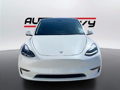White 2025 Tesla Model Y Long Range AWD