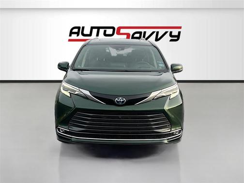 2024 Toyota Sienna Platinum