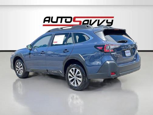 Cosmic Blue Pearl 2025 Subaru Outback Base