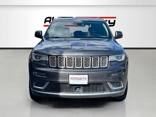 Granite Crystal Metallic Clearcoat 2018 Jeep Grand Cherokee Summit
