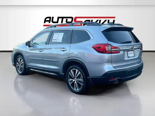 Ice Silver Metallic 2022 Subaru Ascent Touring 7-Passenger