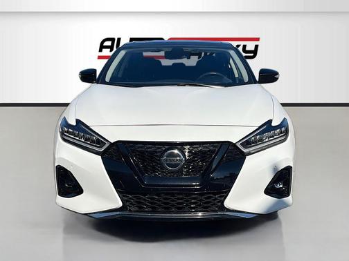 Pearl White Tricoat 2023 Nissan Maxima Platinum