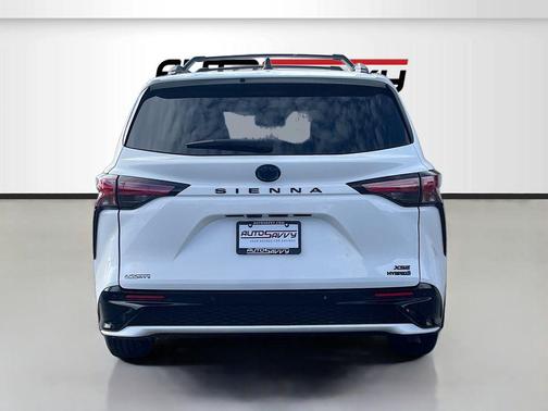 2021 Toyota Sienna XSE 7 Passenger