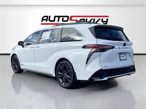 2021 Toyota Sienna XSE 7 Passenger