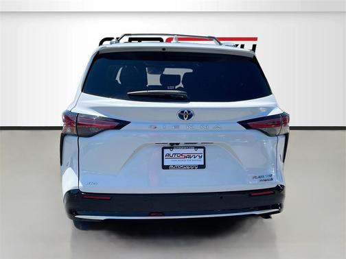 2024 Toyota Sienna Platinum 7 Passenger