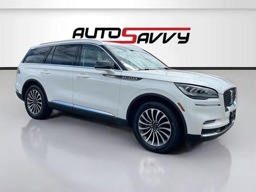 White Metallic 2023 Lincoln Aviator Standard AWD