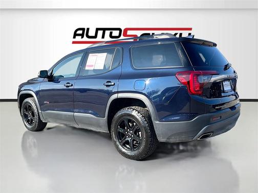 2022 GMC Acadia AWD AT4
