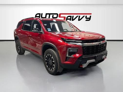 Radiant Red Tintcoat 2024 Chevrolet Traverse Z71