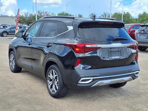 2022 Kia Seltos EX