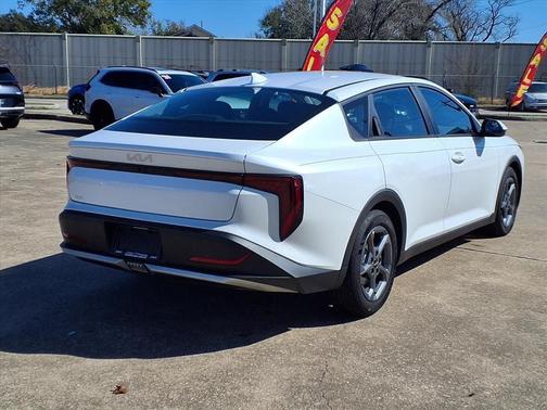 Snow White Pearl 2025 Kia K4 LXS