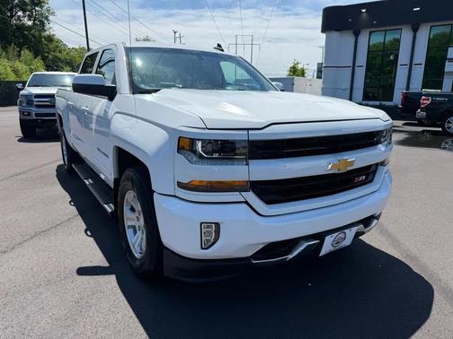 Summit White 2018 Chevrolet Silverado 1500 2LT