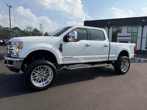 2018 Ford F-250 4WD Crew Cab 156'' Lariat