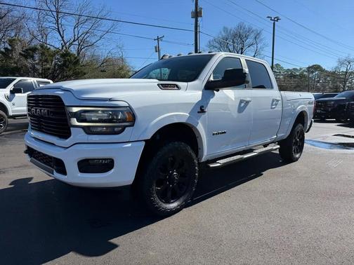 2020 RAM 2500 Laramie Crew Cab 4x4 6'4' Box