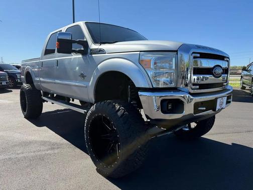 2012 Ford F-250 4WD Crew Cab 156'' Lariat