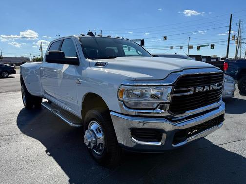 2020 RAM 3500 Big Horn Crew Cab 4x4 8' Box