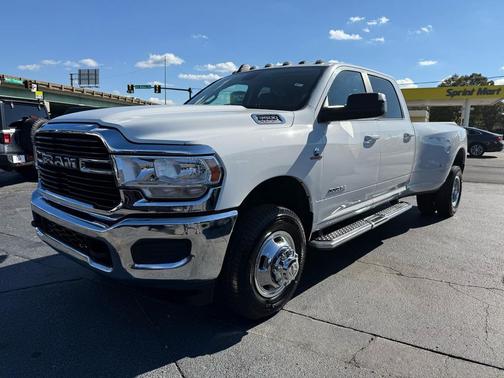 2020 RAM 3500 Big Horn Crew Cab 4x4 8' Box