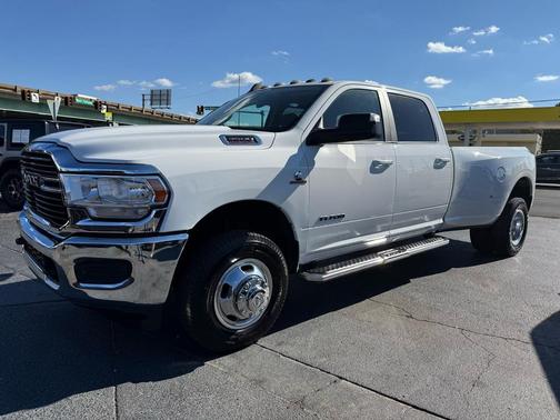 2020 RAM 3500 Big Horn Crew Cab 4x4 8' Box
