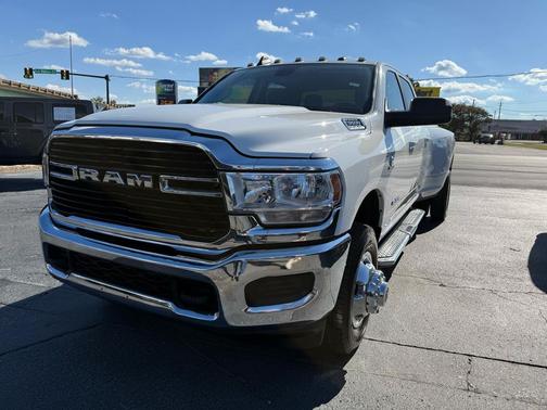 2020 RAM 3500 Big Horn Crew Cab 4x4 8' Box