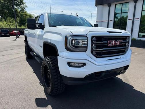 White 2017 GMC Sierra 1500 SLT