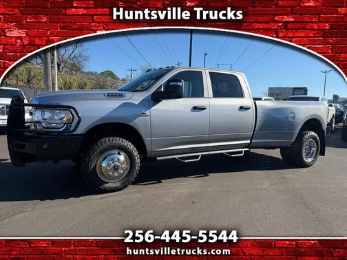 2023 RAM 3500 Tradesman Crew Cab 4x4 8' Box