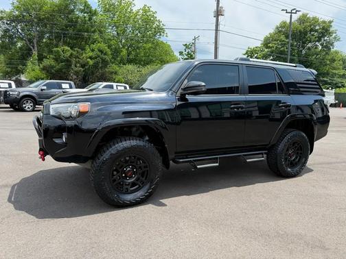 Midnight Black Metallic 2018 Toyota 4Runner TRD Off Road Premium