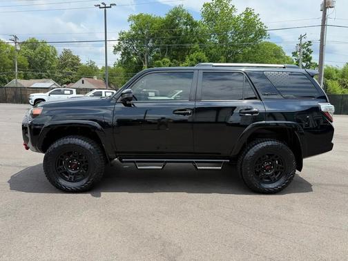 Midnight Black Metallic 2018 Toyota 4Runner TRD Off Road Premium