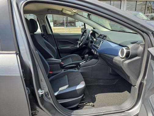 2023 Nissan Versa SV