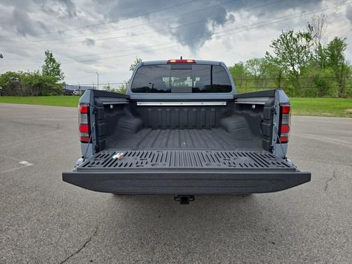Boulder Gray Pearl 2026 Nissan Frontier SV