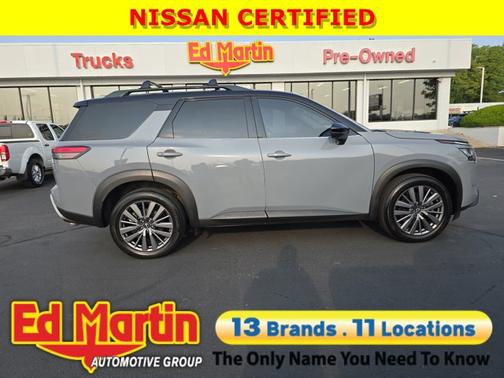 2023 Nissan Pathfinder SL