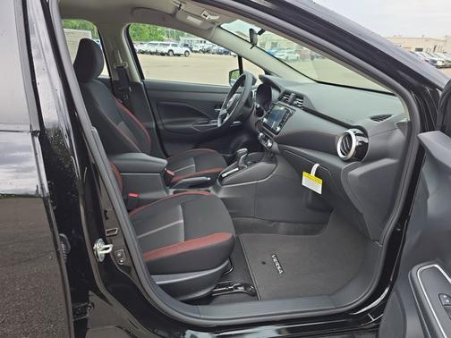 2025 Nissan Versa SR