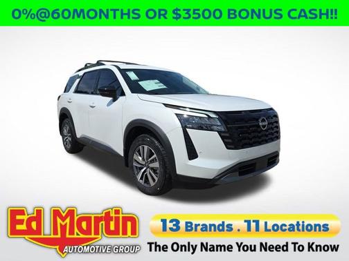 Everest White Pearl Tricoat 2026 Nissan Pathfinder SL
