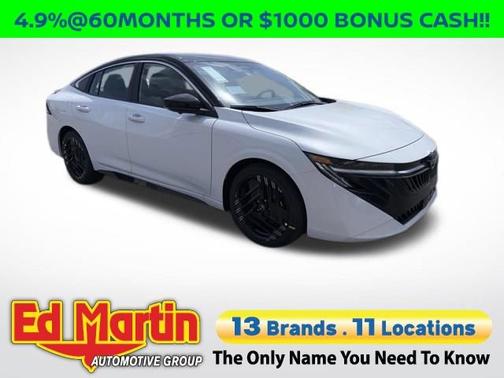 Aspen White Tricoat/Super Black 2026 Nissan Sentra SR